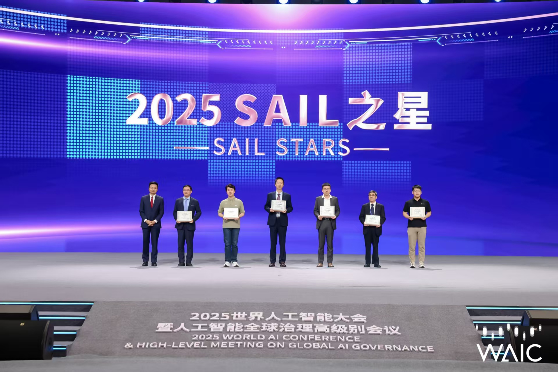 星空电竞-海信音响如何用“1/3体积”实现声场突围？